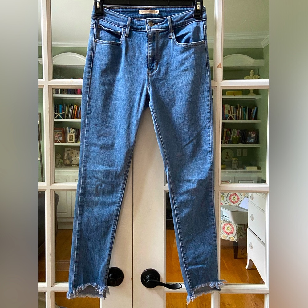 Women’s Levi’s 721 High Rise Skinny Raw Hem Size 29